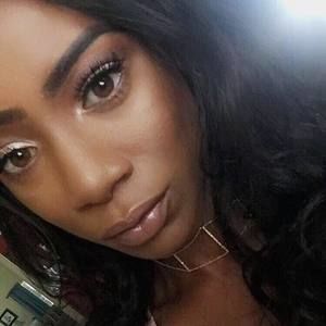 Meet your Posher, Shana